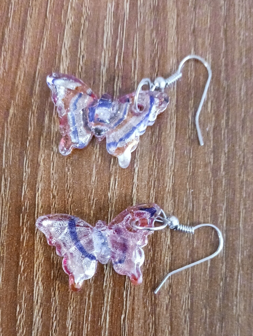 Source Unknown Multi Colored Butterfly Dangle Earrings solid red on back